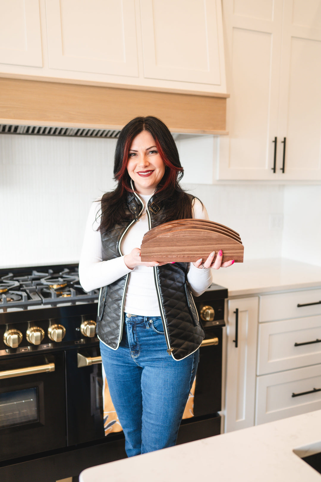 Premium Walnut Cutting Board Holder - Sturdy &amp; Stylish